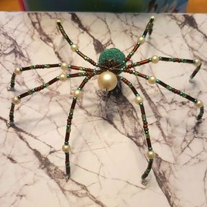 Pearl beaded spider 🕷